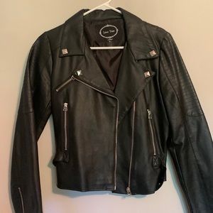 NWOT studded leather jacket 📸